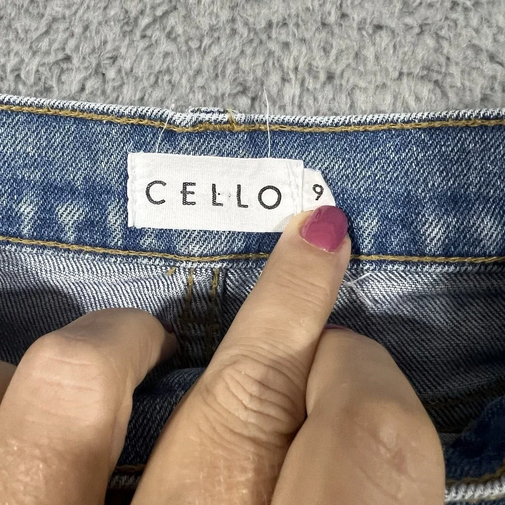 Cello Jeans Size 9 High Rise Straight Leg Light Wash Denim  Waist Seam Detail - Picture 6 of 9